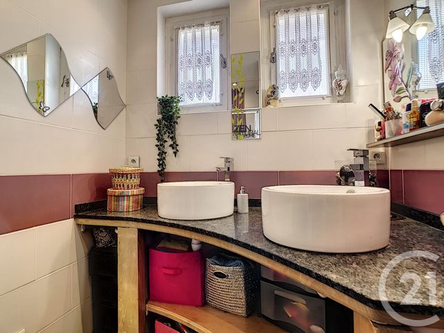 maison à vendre - 6 pièces - 131.65 m2 - ESPALY ST MARCEL - 43 - AUVERGNE - Century 21 L'Agence Du Velay maison à vendre - 6 pièces - 131.65 m2 - ESPALY ST MARCEL - 43 - AUVERGNE - Century 21 L'Agence Du Velay