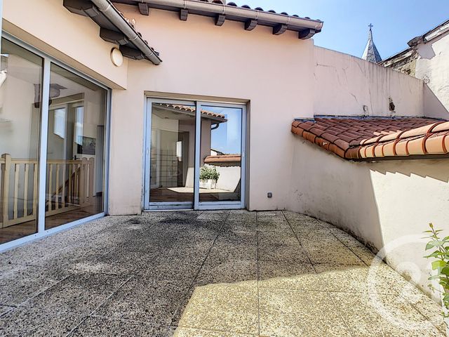 Appartement F4 à vendre - 4 pièces - 116.53 m2 - LE PUY EN VELAY - 43 - AUVERGNE - Century 21 L'Agence Du Velay Appartement F4 à vendre - 4 pièces - 116.53 m2 - LE PUY EN VELAY - 43 - AUVERGNE - Century 21 L'Agence Du Velay