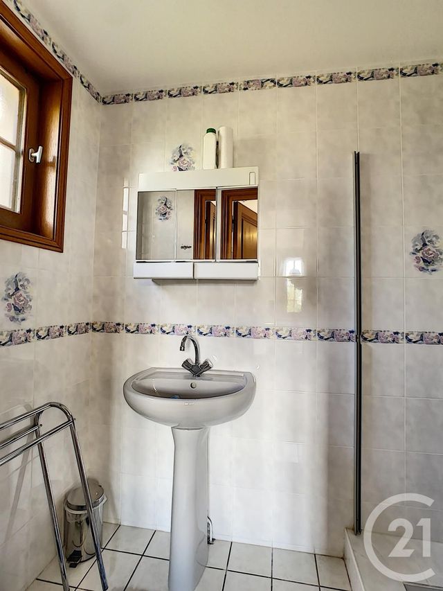 maison à vendre - 5 pièces - 125.56 m2 - BELLEVUE LA MONTAGNE - 43 - AUVERGNE - Century 21 L'Agence Du Velay maison à vendre - 5 pièces - 125.56 m2 - BELLEVUE LA MONTAGNE - 43 - AUVERGNE - Century 21 L'Agence Du Velay