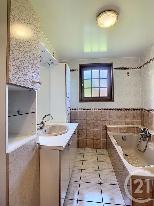 maison à vendre - 5 pièces - 125.56 m2 - BELLEVUE LA MONTAGNE - 43 - AUVERGNE - Century 21 L'Agence Du Velay maison à vendre - 5 pièces - 125.56 m2 - BELLEVUE LA MONTAGNE - 43 - AUVERGNE - Century 21 L'Agence Du Velay