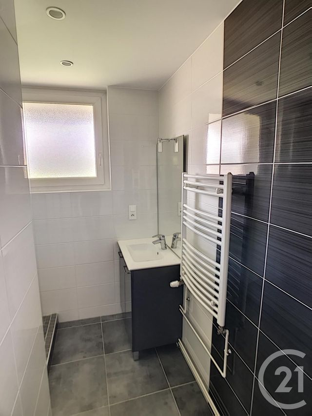Afficher la photo en grand Appartement T4 à vendre - 5 pièces - 79.32 m2 - LE PUY EN VELAY - 43 - AUVERGNE - Century 21 L'Agence Du Velay