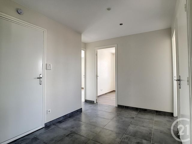 Afficher la photo en grand Appartement T4 à vendre - 5 pièces - 79.32 m2 - LE PUY EN VELAY - 43 - AUVERGNE - Century 21 L'Agence Du Velay