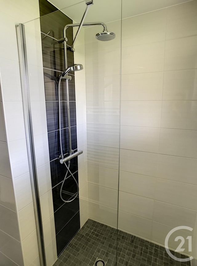 Afficher la photo en grand Appartement T4 à vendre - 5 pièces - 79.32 m2 - LE PUY EN VELAY - 43 - AUVERGNE - Century 21 L'Agence Du Velay