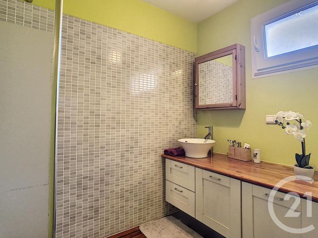 Afficher la photo en grand Appartement F3 à vendre - 4 pièces - 90.53 m2 - LE PUY EN VELAY - 43 - AUVERGNE - Century 21 L'Agence Du Velay