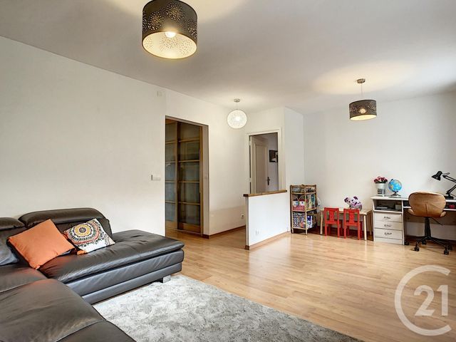 Afficher la photo en grand Appartement F3 à vendre - 4 pièces - 90.53 m2 - LE PUY EN VELAY - 43 - AUVERGNE - Century 21 L'Agence Du Velay