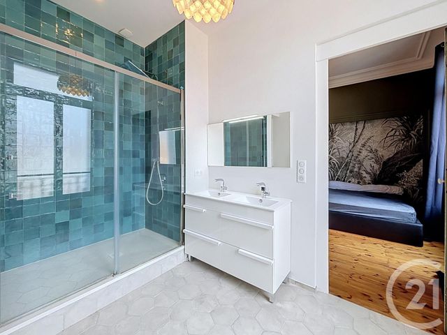 Appartement T5 à vendre - 6 pièces - 256.09 m2 - LE PUY EN VELAY - 43 - AUVERGNE - Century 21 L'Agence Du Velay