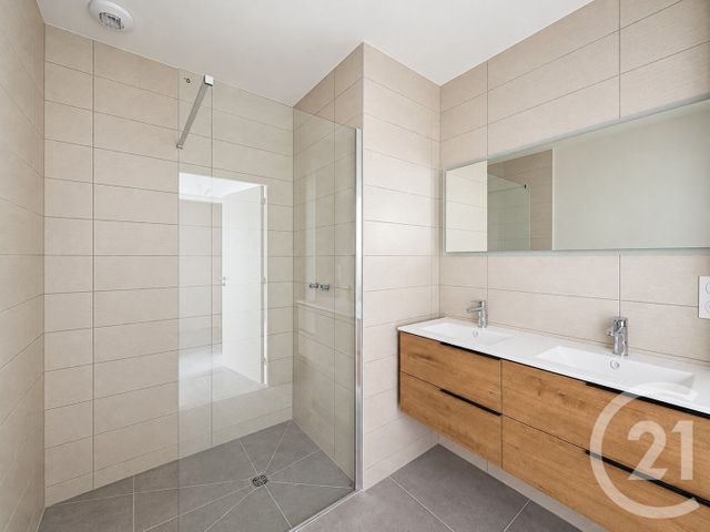 Appartement T4 à vendre - 5 pièces - 108.62 m2 - LE PUY EN VELAY - 43 - AUVERGNE - Century 21 L'Agence Du Velay