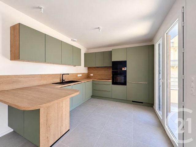 Appartement T4 à vendre - 5 pièces - 108.62 m2 - LE PUY EN VELAY - 43 - AUVERGNE - Century 21 L'Agence Du Velay