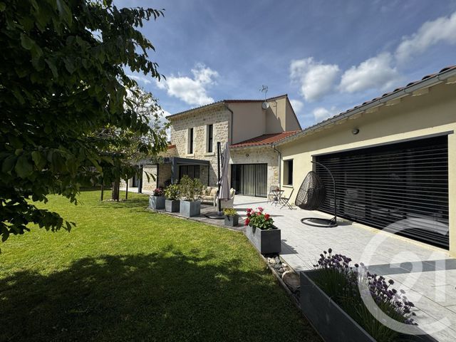 maison à vendre - 5 pièces - 292.23 m2 - ST GERMAIN LAPRADE - 43 - AUVERGNE - Century 21 L'Agence Du Velay