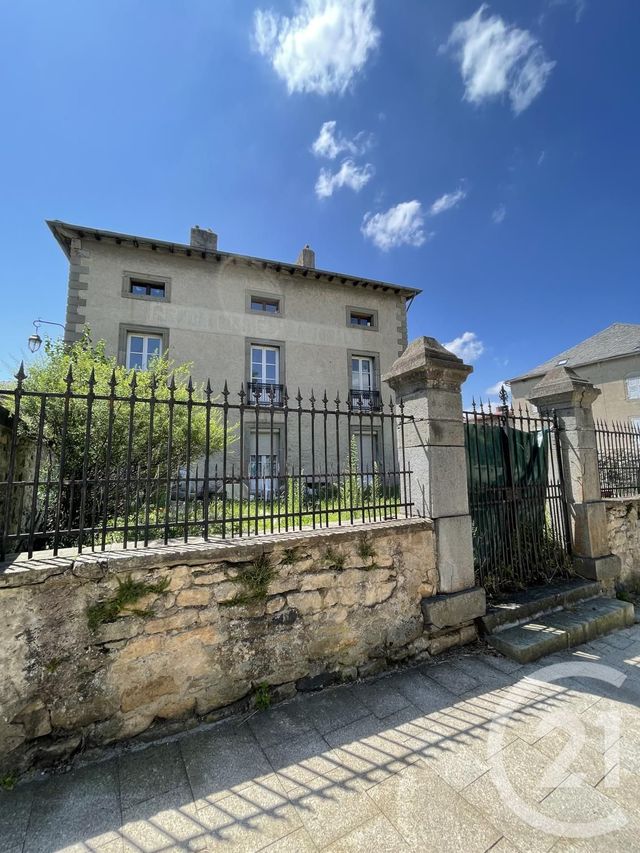 maison à vendre - 8 pièces - 330.02 m2 - ST JULIEN CHAPTEUIL - 43 - AUVERGNE - Century 21 L'Agence Du Velay