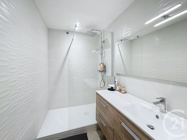 Appartement F3 à vendre - 3 pièces - 64.64 m2 - LE PUY EN VELAY - 43 - AUVERGNE - Century 21 L'Agence Du Velay