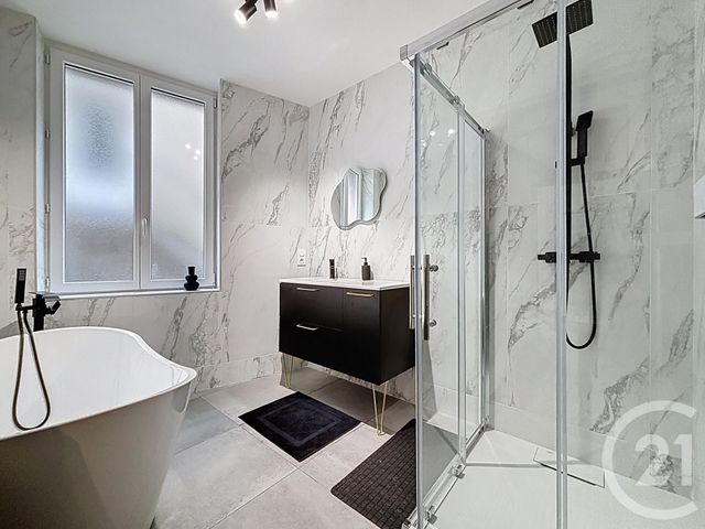 Appartement T5 à vendre - 5 pièces - 182.58 m2 - ESPALY ST MARCEL - 43 - AUVERGNE - Century 21 L'Agence Du Velay