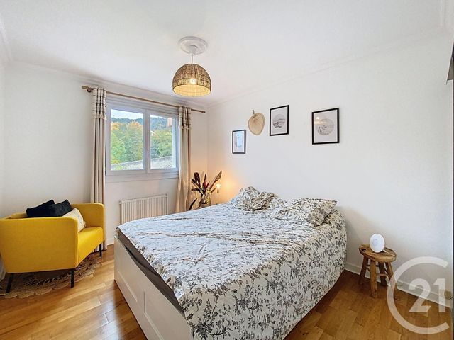 Afficher la photo en grand Appartement F3 à vendre - 4 pièces - 67.52 m2 - LE PUY EN VELAY - 43 - AUVERGNE - Century 21 L'Agence Du Velay