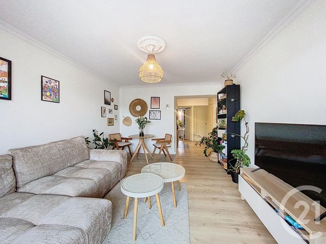 Afficher la photo en grand Appartement F3 à vendre - 4 pièces - 67.52 m2 - LE PUY EN VELAY - 43 - AUVERGNE - Century 21 L'Agence Du Velay