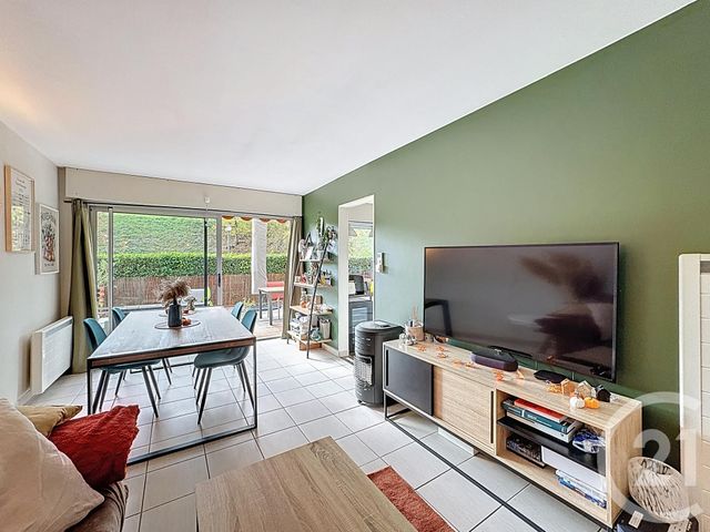 Appartement F2 à vendre - 3 pièces - 57.62 m2 - VALS PRES LE PUY - 43 - AUVERGNE - Century 21 L'Agence Du Velay