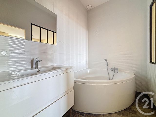 Appartement T5 à vendre - 4 pièces - 182.82 m2 - LE PUY EN VELAY - 43 - AUVERGNE - Century 21 L'Agence Du Velay