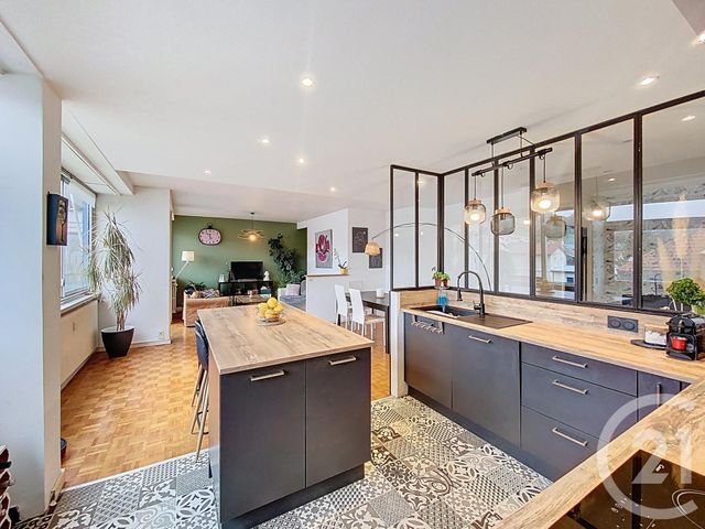 Appartement F4 à vendre - 5 pièces - 107.4 m2 - VALS PRES LE PUY - 43 - AUVERGNE - Century 21 L'Agence Du Velay