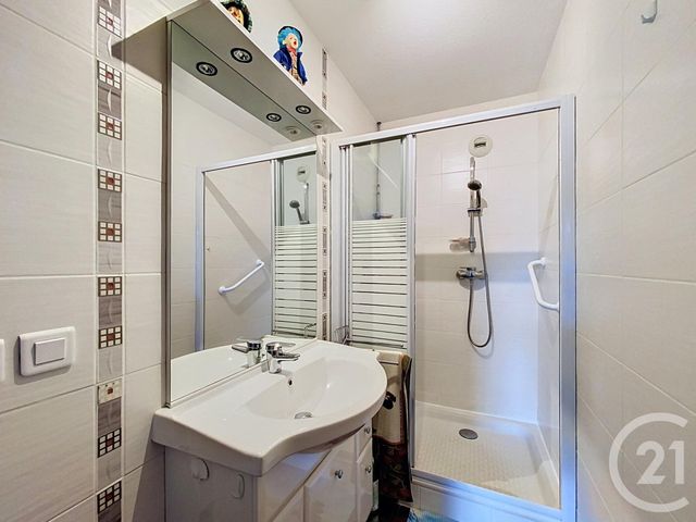 Appartement T4 à vendre - 4 pièces - 85.54 m2 - BRIVES CHARENSAC - 43 - AUVERGNE - Century 21 L'Agence Du Velay