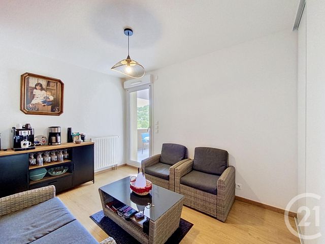 Appartement T4 à vendre - 4 pièces - 85.54 m2 - BRIVES CHARENSAC - 43 - AUVERGNE - Century 21 L'Agence Du Velay