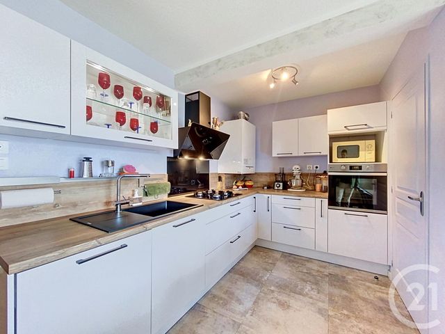 Appartement T4 à vendre - 4 pièces - 85.54 m2 - BRIVES CHARENSAC - 43 - AUVERGNE - Century 21 L'Agence Du Velay