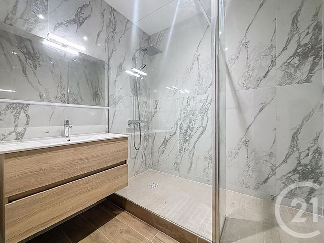 Appartement T3 à vendre - 3 pièces - 105.33 m2 - LE PUY EN VELAY - 43 - AUVERGNE - Century 21 L'Agence Du Velay