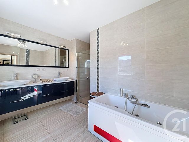 Appartement F5 à vendre - 8 pièces - 265.76 m2 - LE PUY EN VELAY - 43 - AUVERGNE - Century 21 L'Agence Du Velay