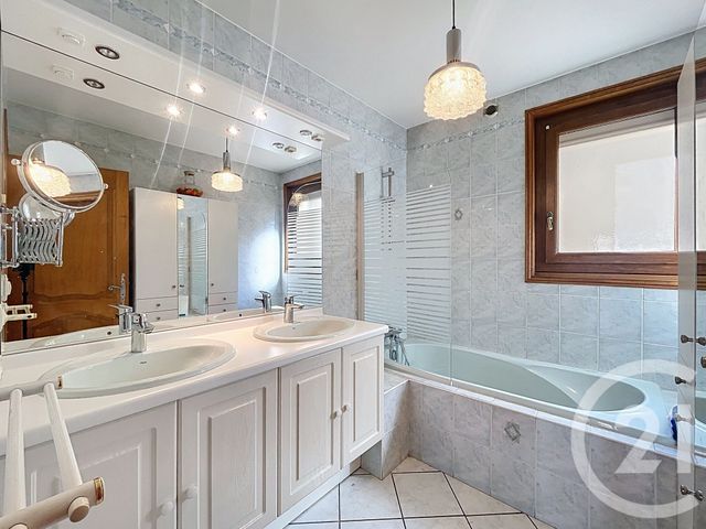 Appartement F5 à vendre - 4 pièces - 136.09 m2 - ESPALY ST MARCEL - 43 - AUVERGNE - Century 21 L'Agence Du Velay