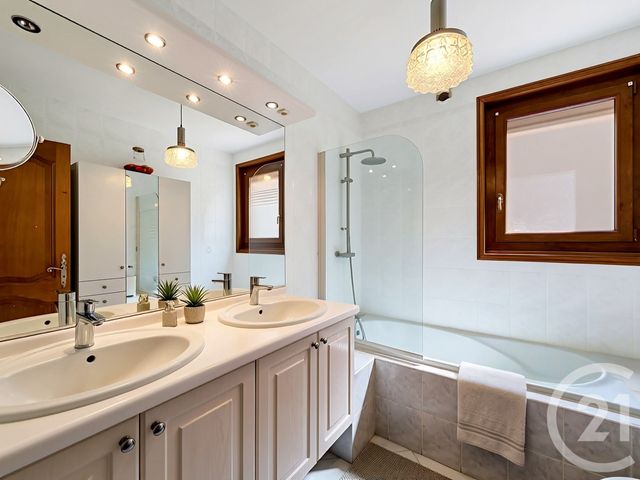 Appartement F4 à vendre - 4 pièces - 136.09 m2 - ESPALY ST MARCEL - 43 - AUVERGNE - Century 21 L'Agence Du Velay