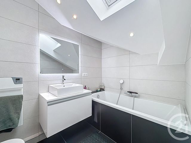 Appartement T3 à vendre - 4 pièces - 87.11 m2 - VALS PRES LE PUY - 43 - AUVERGNE - Century 21 L'Agence Du Velay