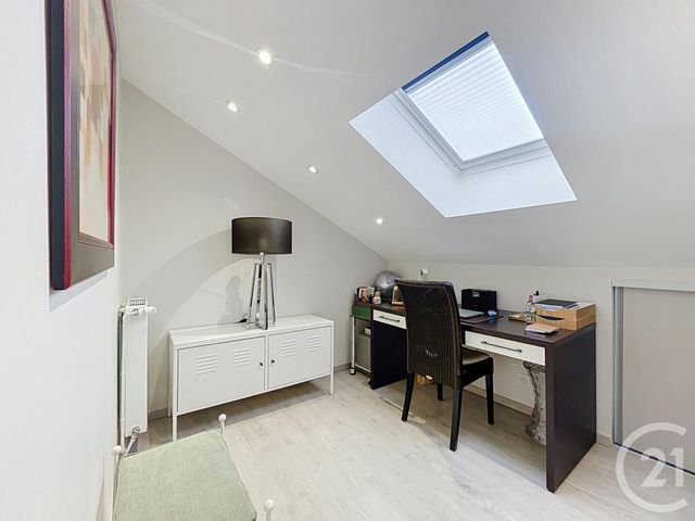 Appartement T3 à vendre - 4 pièces - 87.11 m2 - VALS PRES LE PUY - 43 - AUVERGNE - Century 21 L'Agence Du Velay