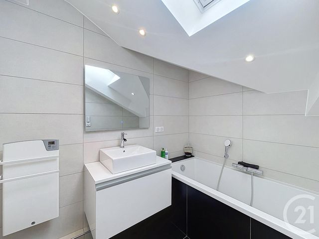 Appartement T3 à vendre - 4 pièces - 87.11 m2 - VALS PRES LE PUY - 43 - AUVERGNE - Century 21 L'Agence Du Velay