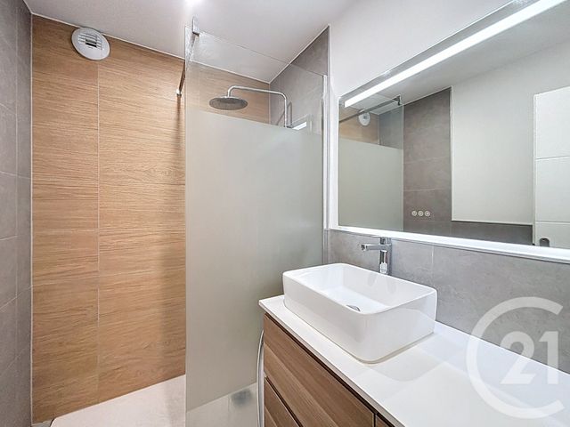 Appartement F3 à vendre - 3 pièces - 63.54 m2 - VALS PRES LE PUY - 43 - AUVERGNE - Century 21 L'Agence Du Velay