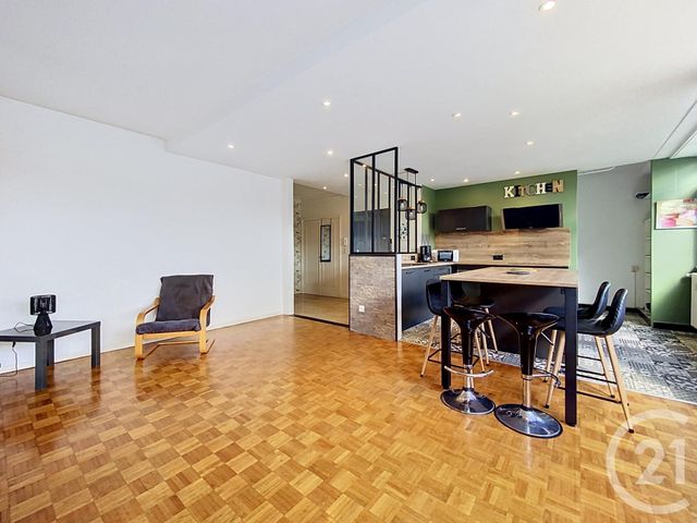 Appartement F4 à vendre - 5 pièces - 107.4 m2 - VALS PRES LE PUY - 43 - AUVERGNE - Century 21 L'Agence Du Velay