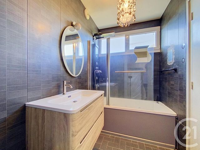 Appartement T3 à vendre - 3 pièces - 69.4 m2 - ESPALY ST MARCEL - 43 - AUVERGNE - Century 21 L'Agence Du Velay